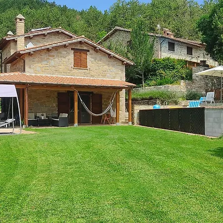 Dom wakacyjny Cozy In -pg- With Kitchen Gubbio