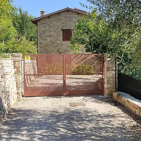 Cozy In -pg- With Kitchen Gubbio